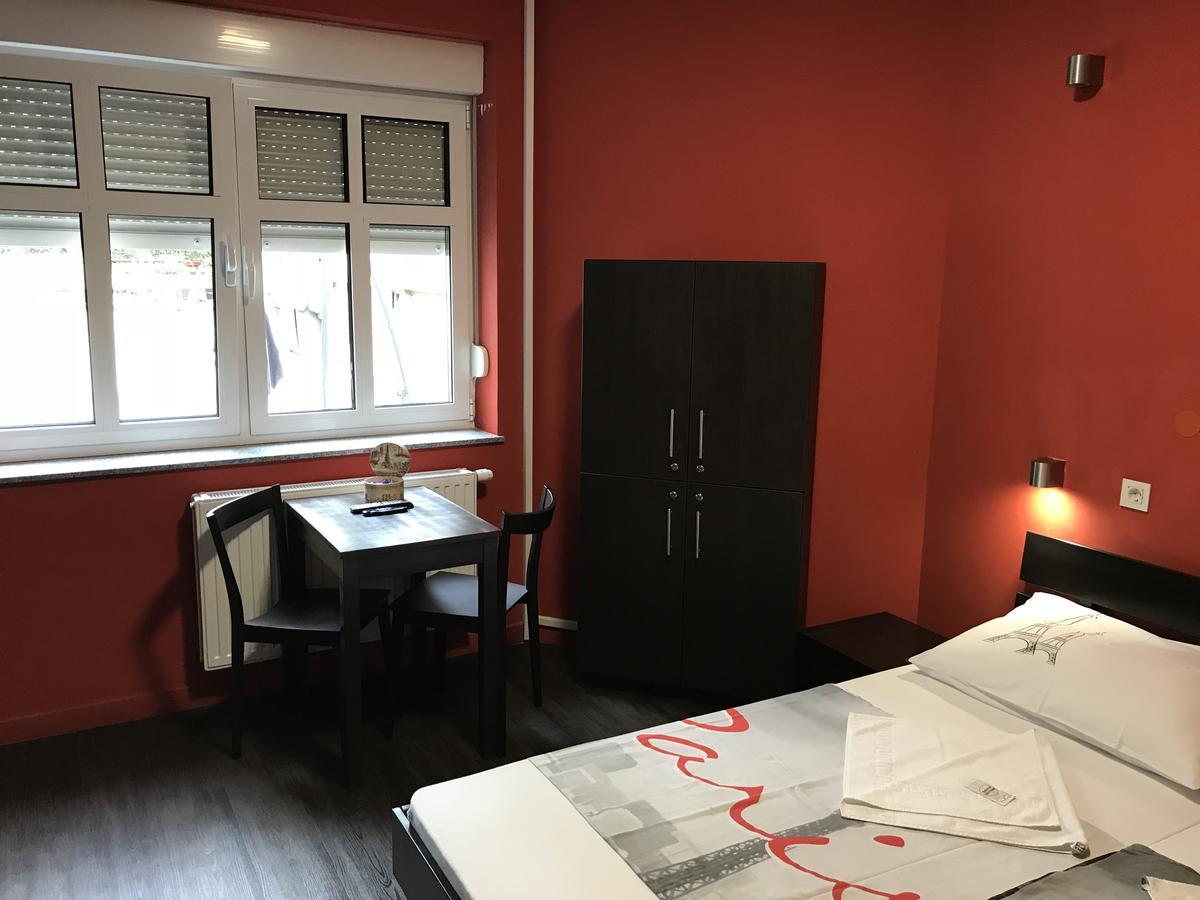 Hostel Paris Загреб Екстериор снимка