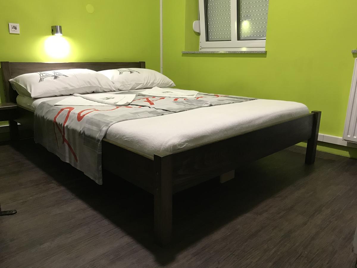 Hostel Paris Загреб Екстериор снимка